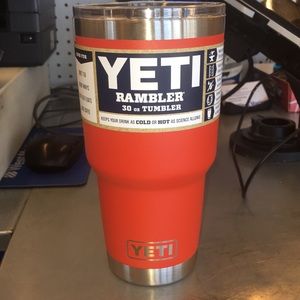 Yeti Tumbler 30oz Canyon Red with MagSlider lid